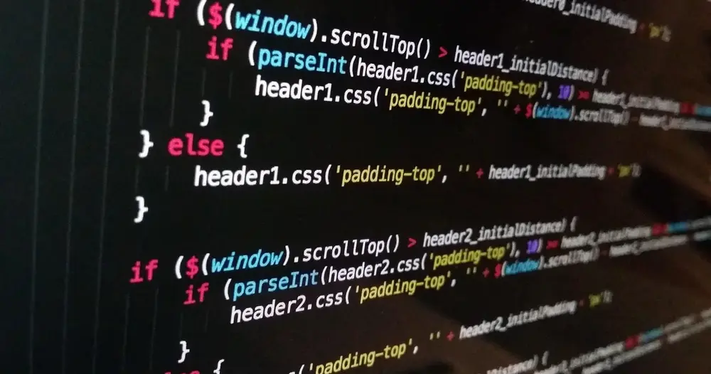 Código de programação em tela de computador, ilustrando geradores de inscrição estadual para testes