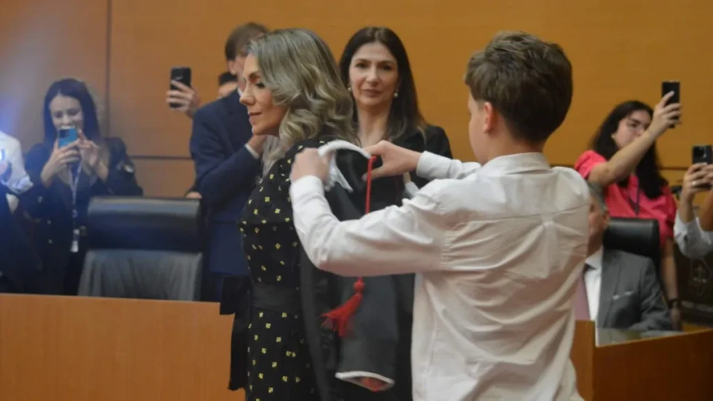 Em posse, desembargadora cita Manoel de Barros e promete ser justa