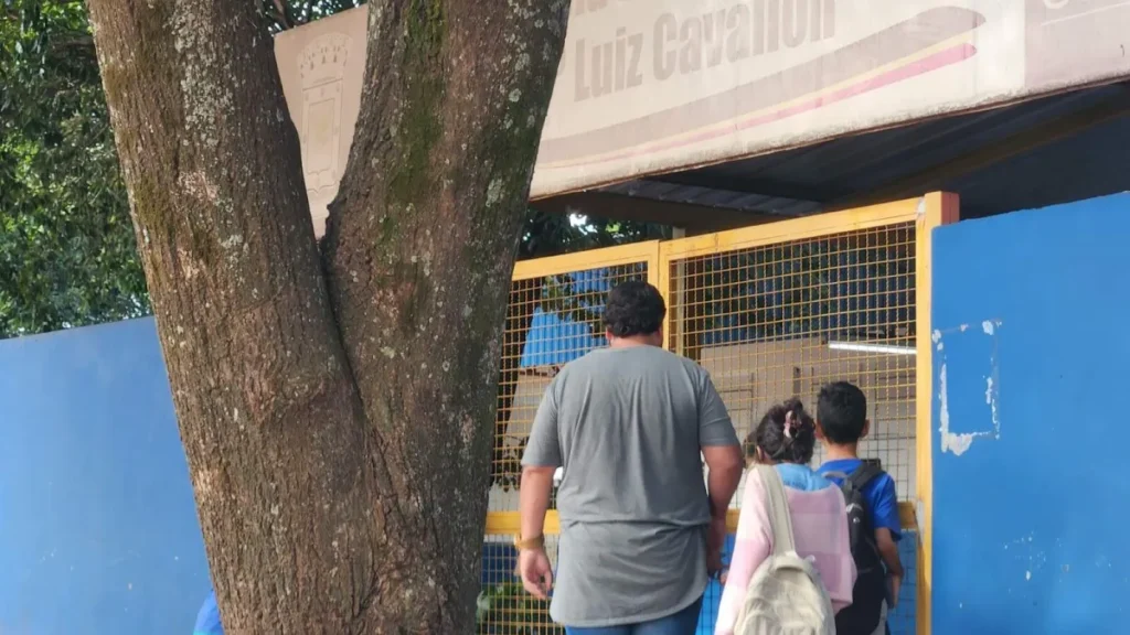 Furto de fiação suspende aulas em 6 salas no Jardim Botafogo