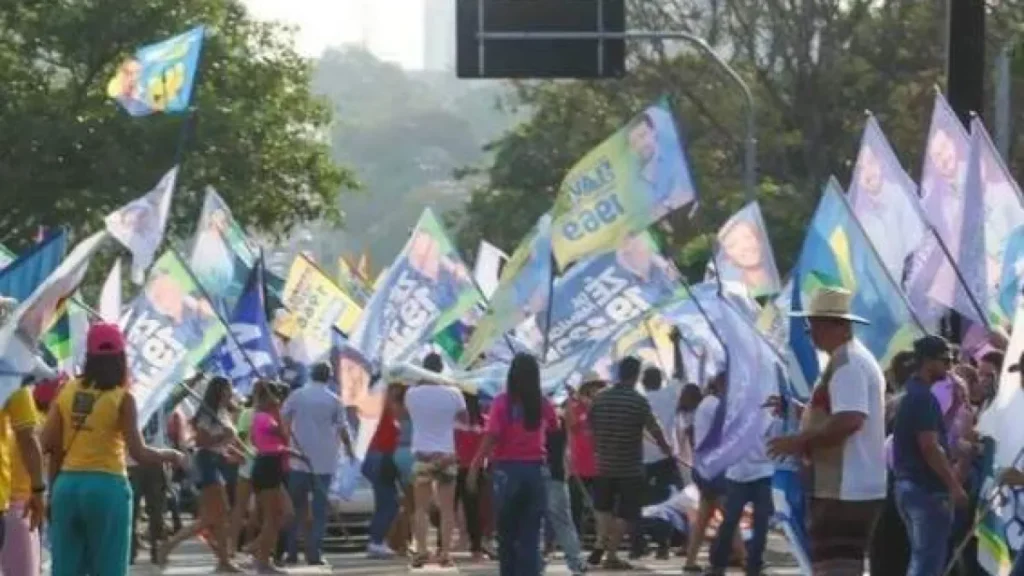 Servidor pode pedir voto, mas só após bater o ponto