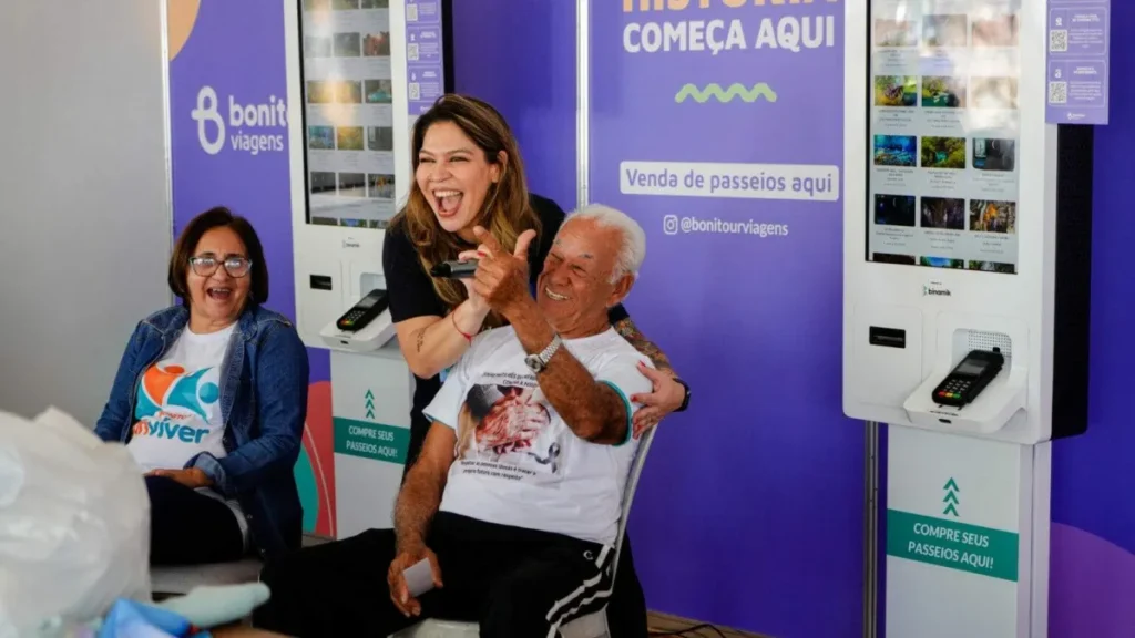 Idosos transformam memórias em poesia em oficina literária