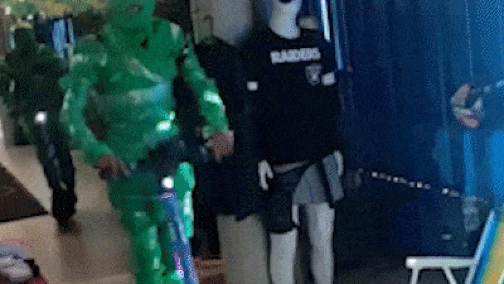 Tartarugas Ninja passeiam de patinete elétrico no Camelódromo de Campo Grande