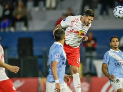 Bragantino vence Sporting Cristal e enfrenta Atlético-MG