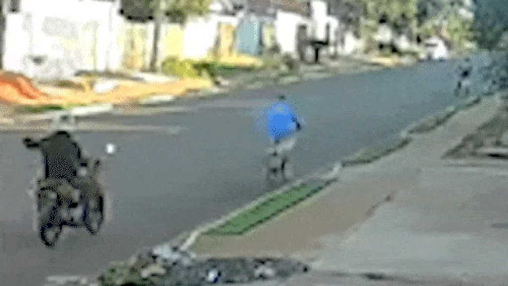 Motociclista filma acidente e atropela idoso em Campo Grande