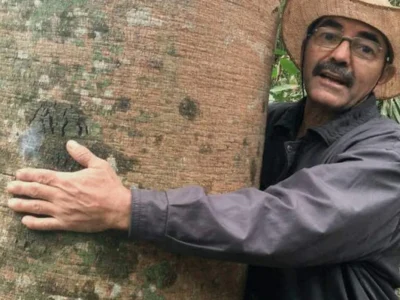 Pantaneiro que salvou fazenda com diques vira livro