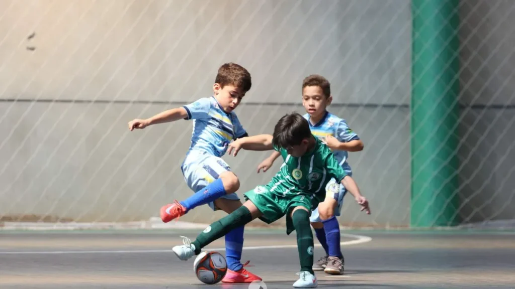 Copa Pelezinho estreia com 35 gols em quatro jogos