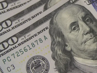 Dólar sobe a R$ 5,11 com impasse no Estreito de Ormuz