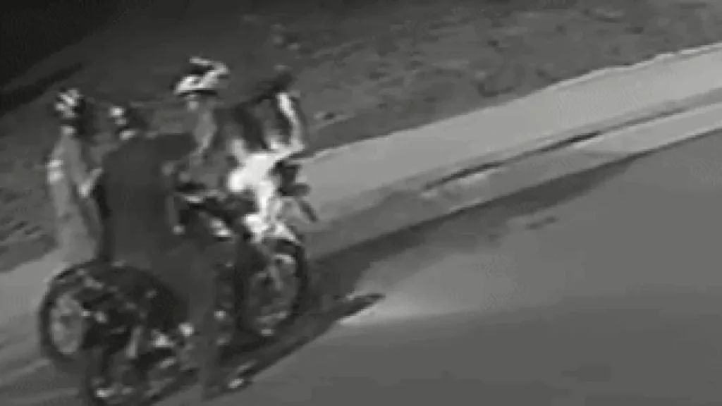 Entregador é rendido por dupla armada e tem moto roubada em Campo Grande