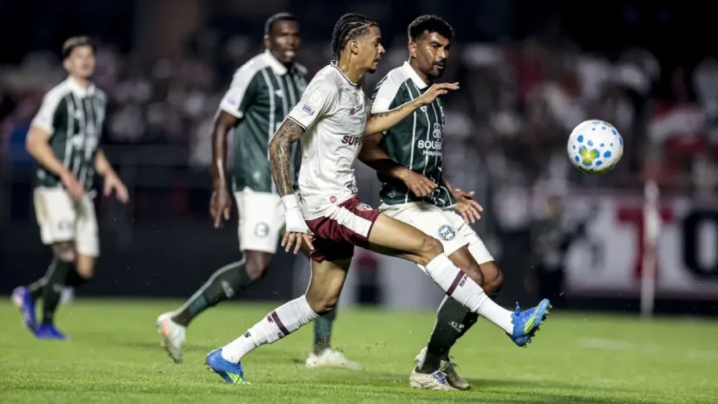 São Paulo empata com Coritiba e chega a nove jogos sem vencer